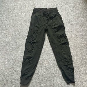 Lululemon studio pant jogger size 4